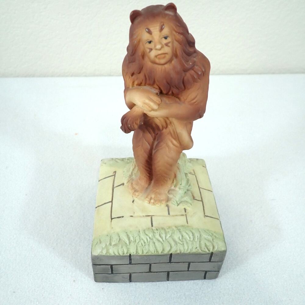 Wizard of Oz Cowardly Lion Music Box Seymour Mann 1981 Korea Vintage